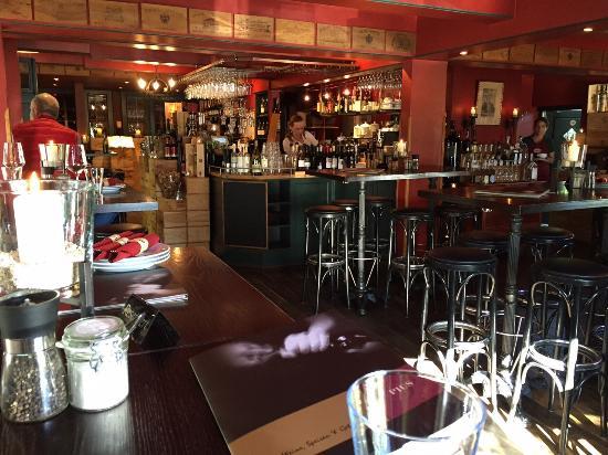 PIUS Weinbar . Bistro . Shop